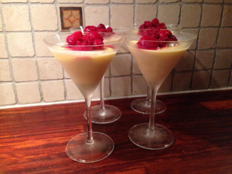 pannacotta vit choklad hallon pannacotta vit choklad hallon