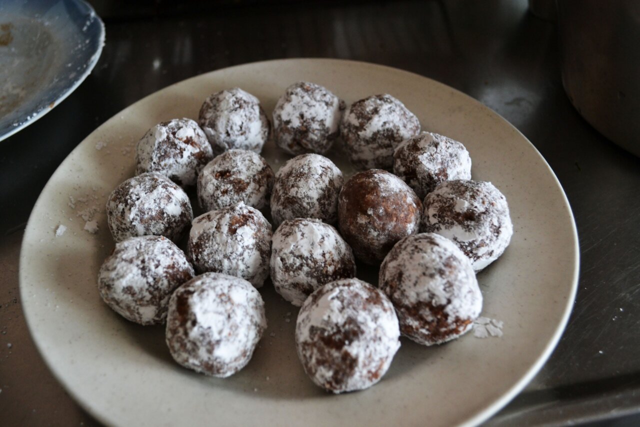 chokladbollar med florsocker chokladbollar med florsocker