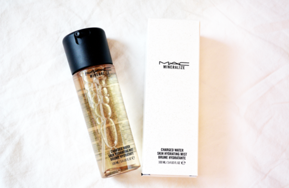 Mist Mac спрей с золотом. Мист Travel Ultra Hydrating Skin Mist b2.